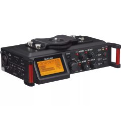   Tascam DR-70D soksávos hordozható PCM hangfelvevő (334-DR70D)